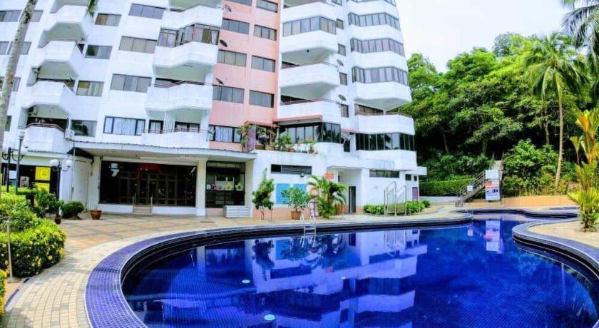 The Barn Private Home @ Sri Sayang Apartment バツーフェリンギビーチ エクステリア 写真